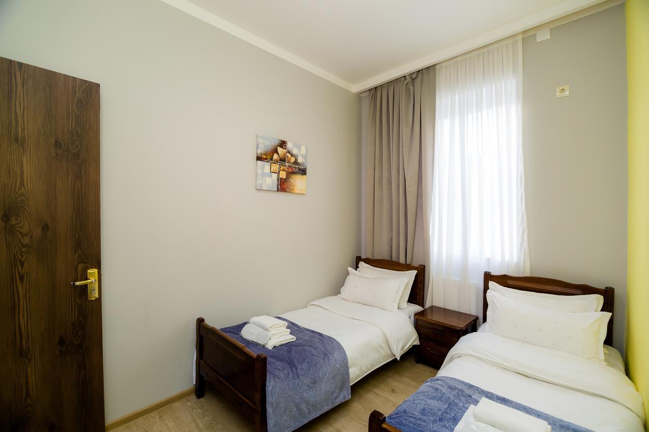 טביליסי Big Family Guest House מראה חיצוני תמונה